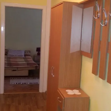 2 Apartment *